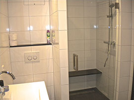 Badkamer gemaakt door Aart Hoeks Tegelwerken